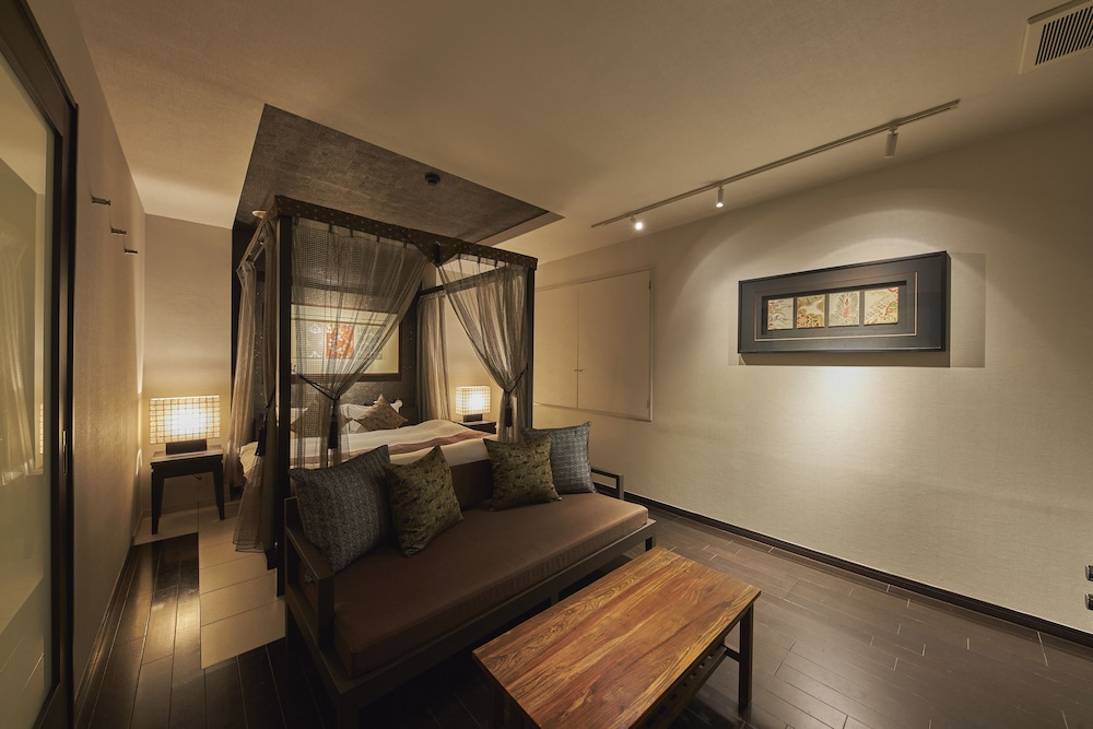Deluxe Room, 1 King Bed, Non Smoking (Sofa and Bed or Low Bed) photo 1