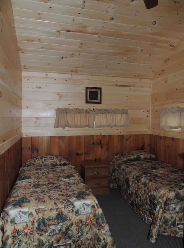 Deluxe Room, 2 Bedrooms, Non Smoking, Lake View (Lakefront Deluxe Two Bedroom Cottage) photo 2