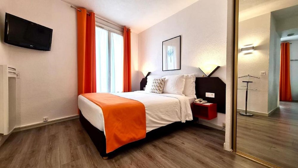 Business Double Room, 1 Queen Bed, Microwave