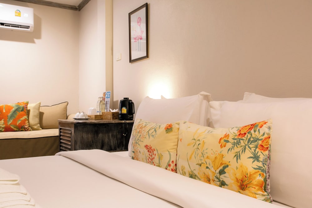 Economy Triple Room - Photo 5