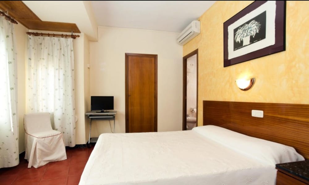 Single Room photo 2