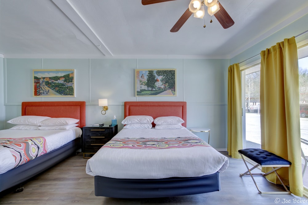 Classic Room, 2 Queen Beds, Non Smoking photo 1