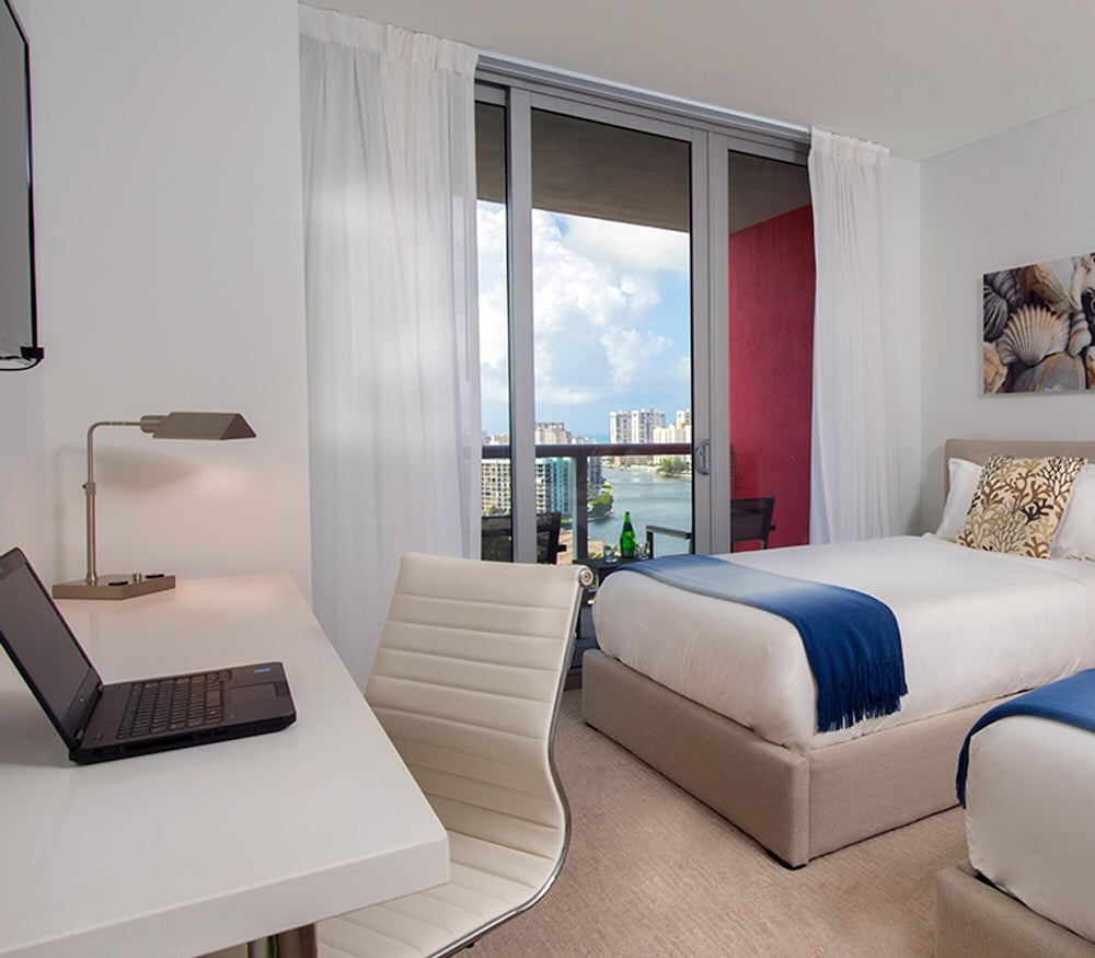 Design Studio Suite, 2 Double Beds