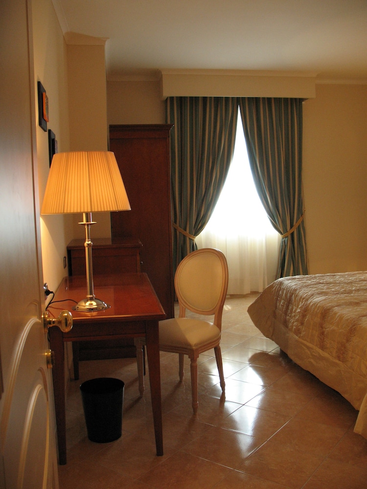 Superior Double Room Single Use photo 2