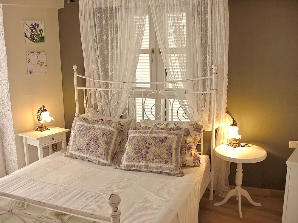 Double Room (Bay Window)