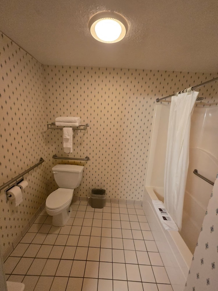 Capital O Roadside Inn Thedford NE 2, Photo 2
