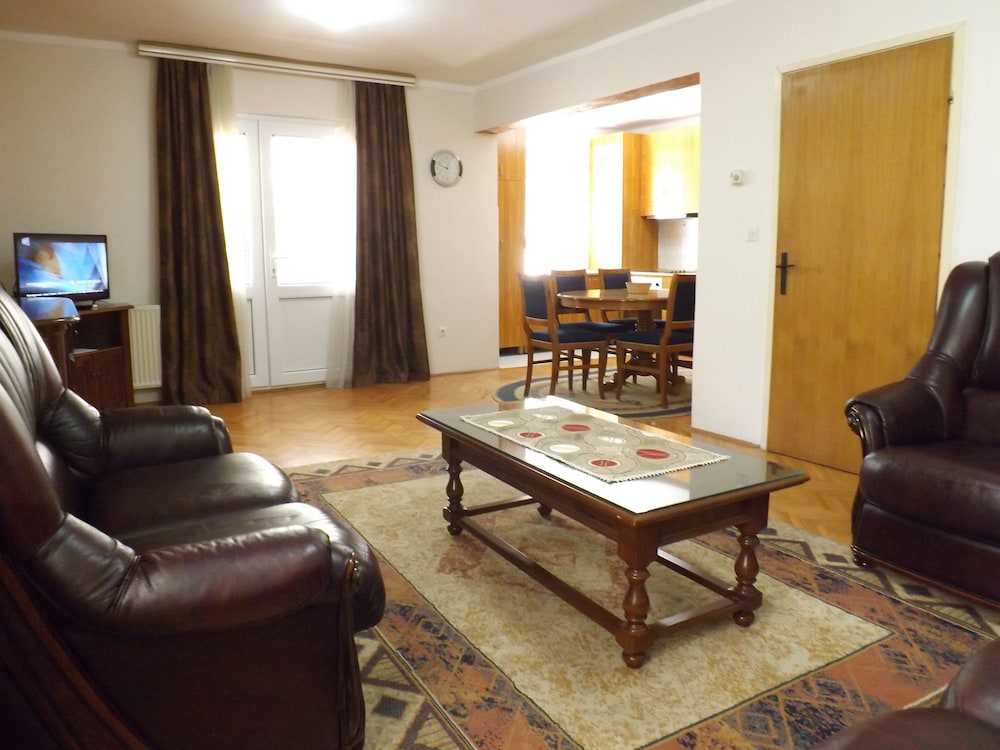 Family Apartment, Garden View