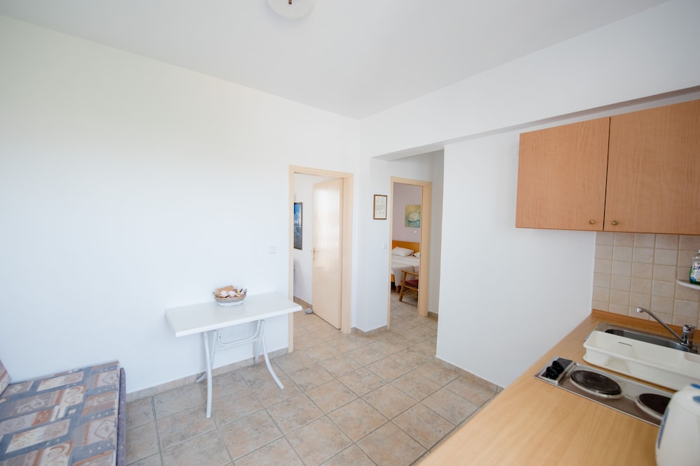 Apartment, 2 Bedrooms, Garden View photo 3