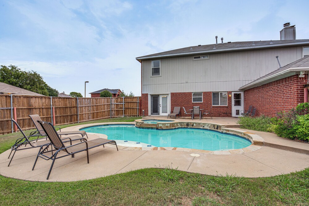 House (4 Bedrooms) photo 2