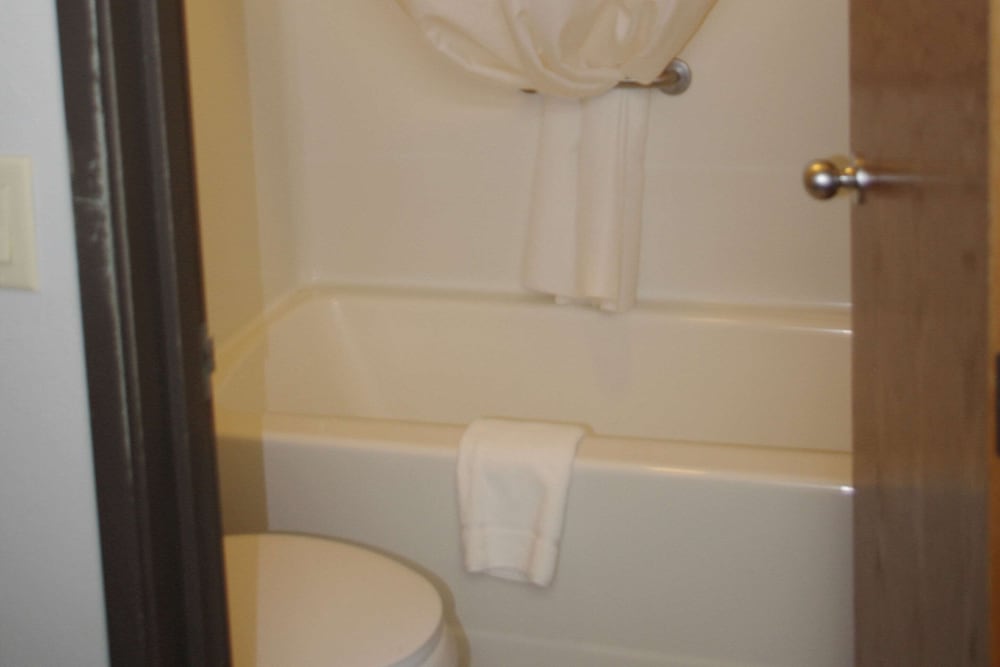 Standard Room, 2 Queen Beds, Non Smoking - Photo 10