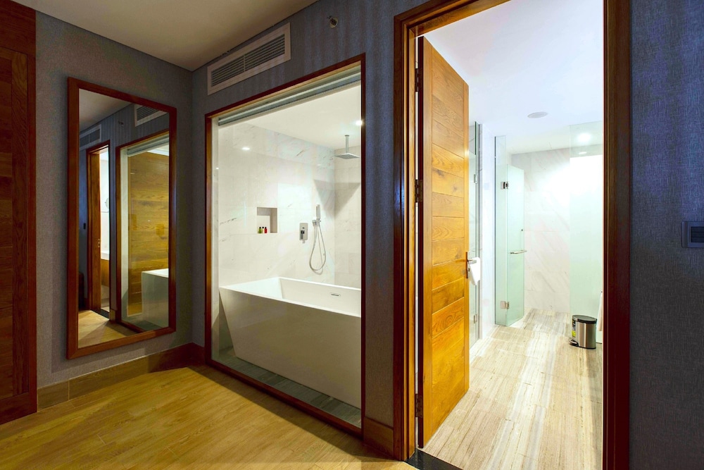 Princess Suite, Ocean View - Photo 5