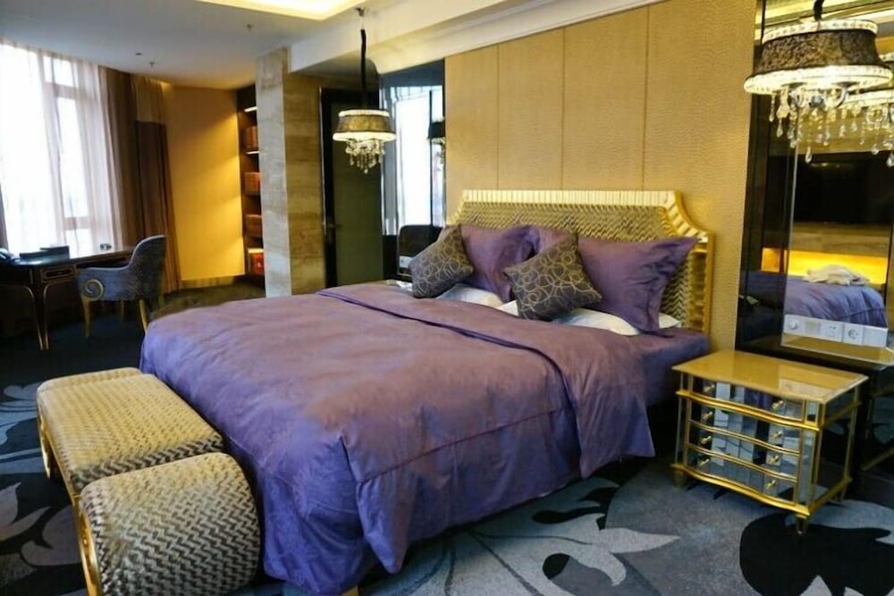 Jianguo Suite