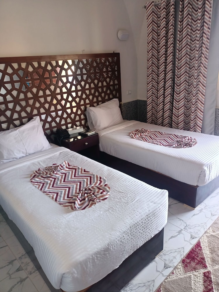 Classic Single Room, Partial Ocean View photo 1