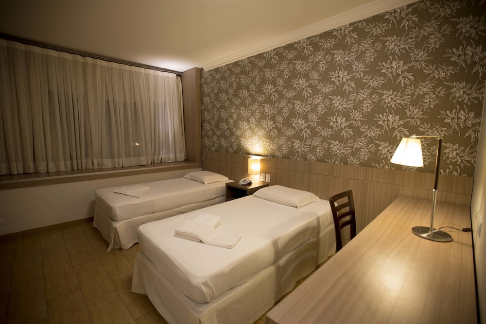 Premier Twin Room photo 3