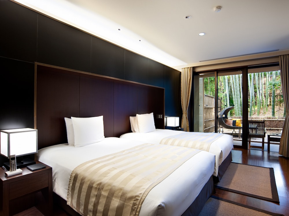 Stylish Suite Twin photo 2