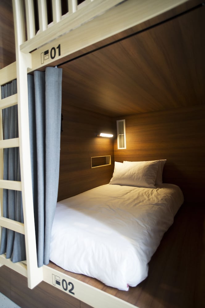 Single Bed in 8-Bed Mixed Dormitory Room