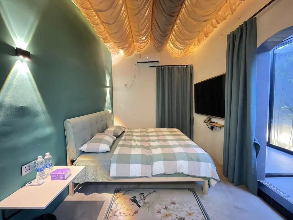 Deluxe Cottage, 4 Bedrooms, Courtyard View photo 3