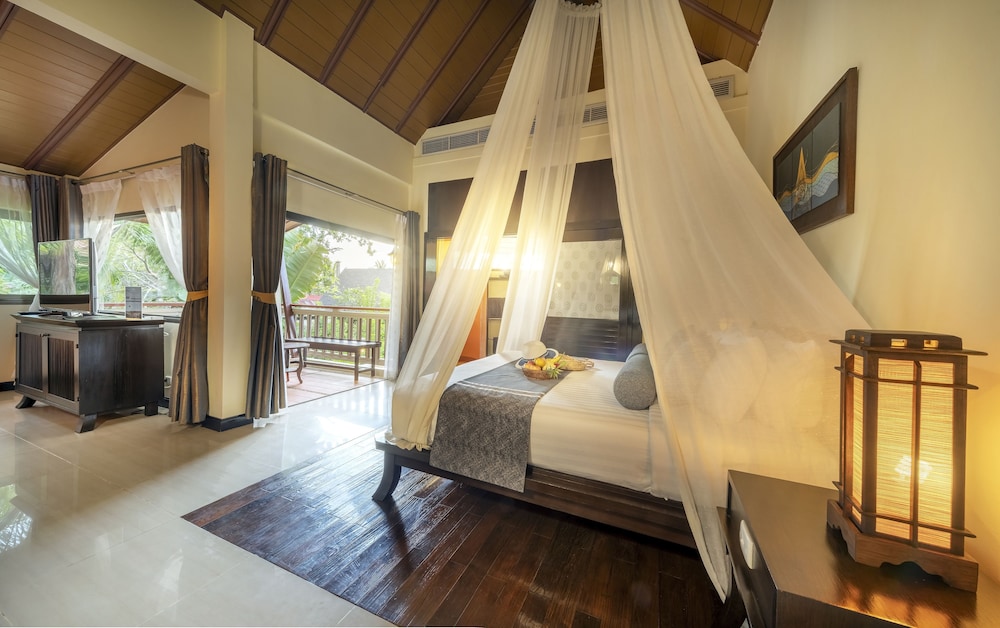 Emerald Suite - Photo 8