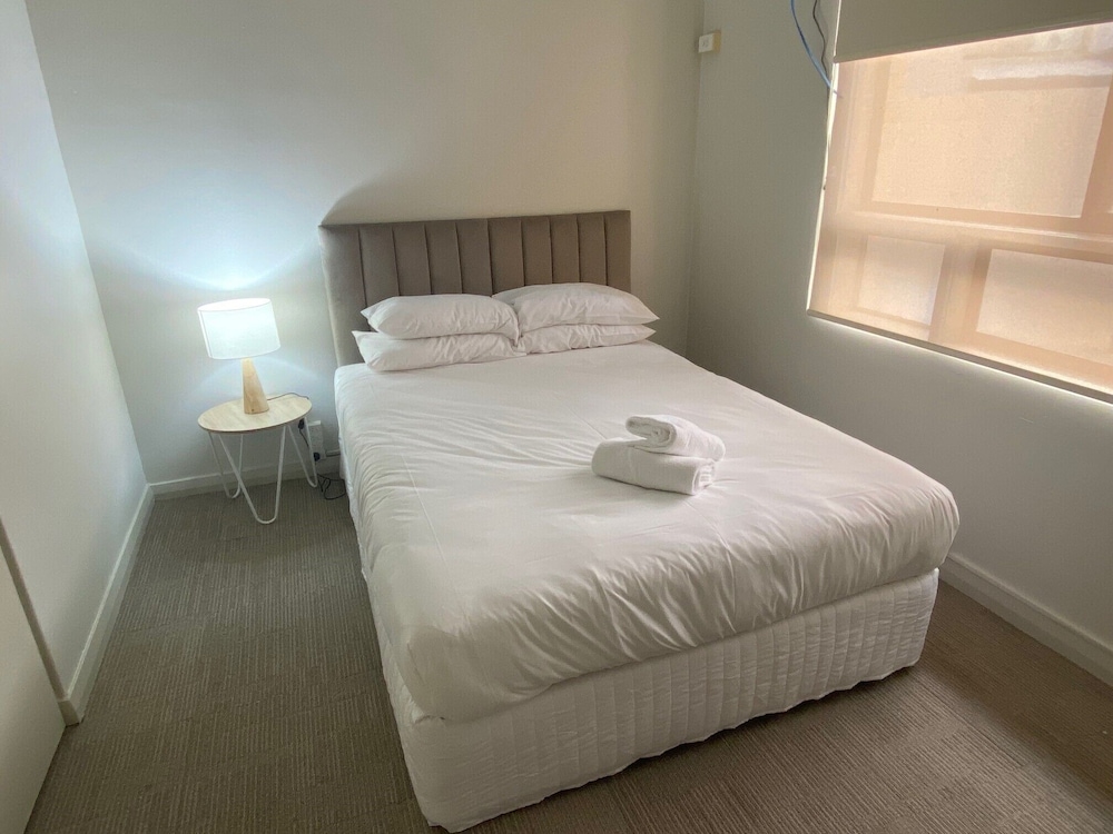 Standard Room, 1 Queen Bed photo 1