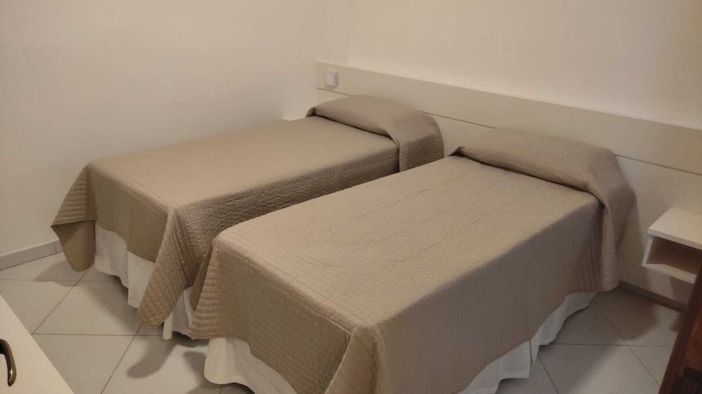 Executive Suite, 2 Twin Beds