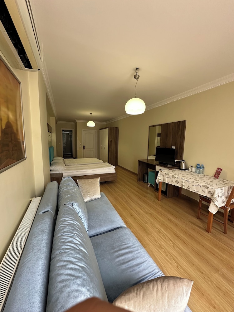 Annex Deluxe Quadruple Room photo 1