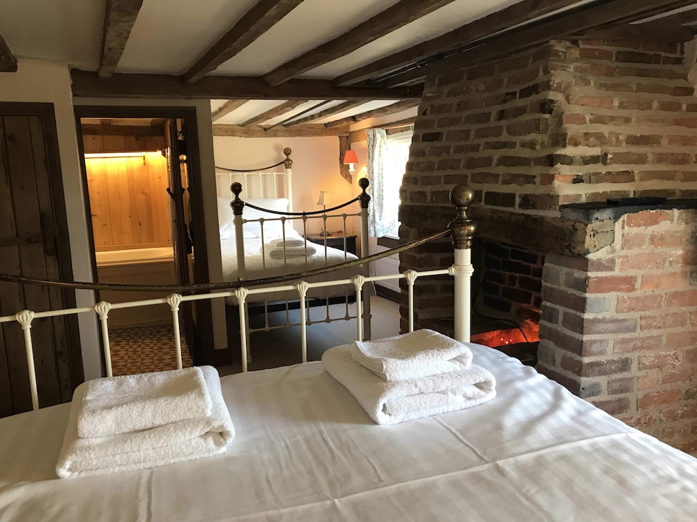 Triple Room, Bathtub (Room 1) photo 2