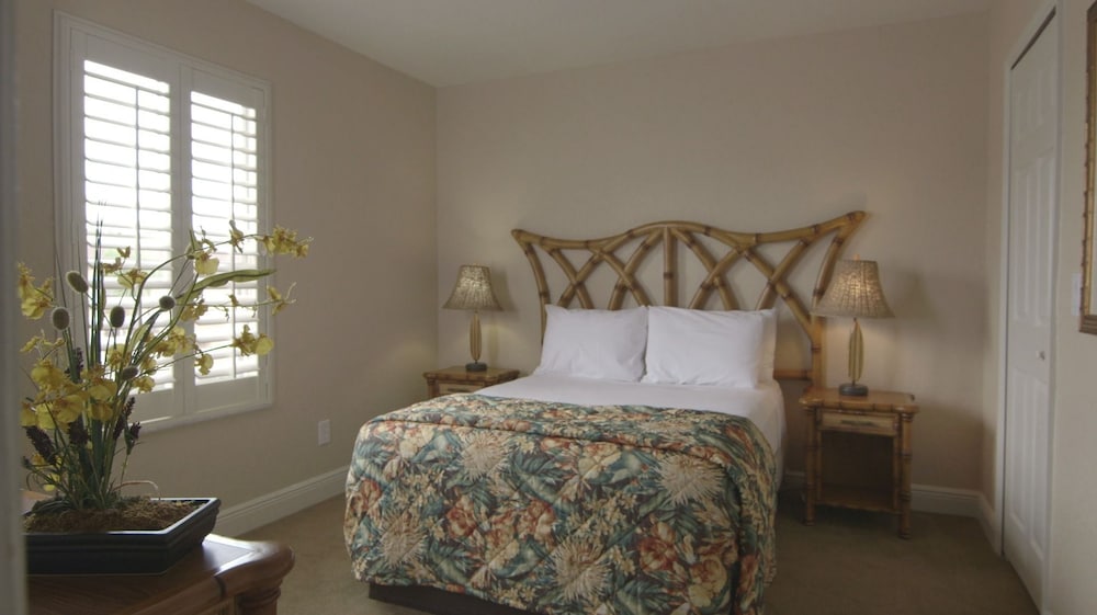 Townhome, 3 Bedrooms Non ADA (2 bath)