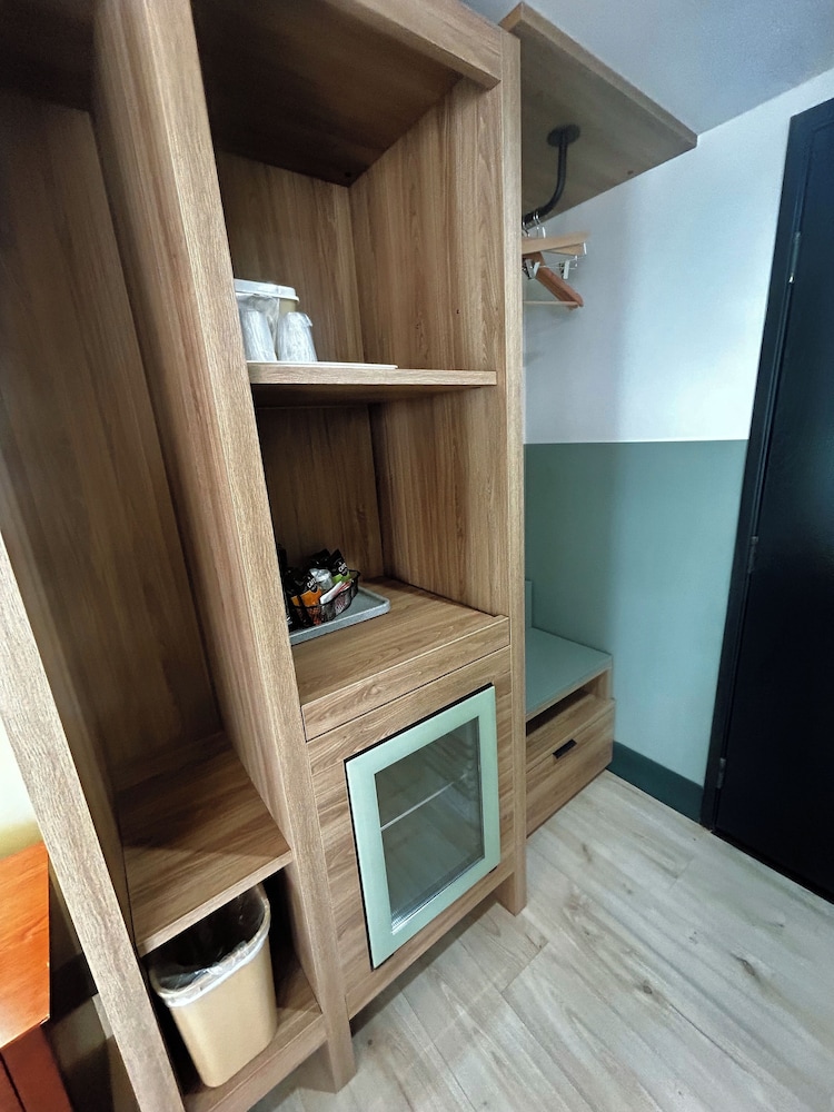 Room, 1 King Bed, Oceanfront (2nd Floor) photo 2