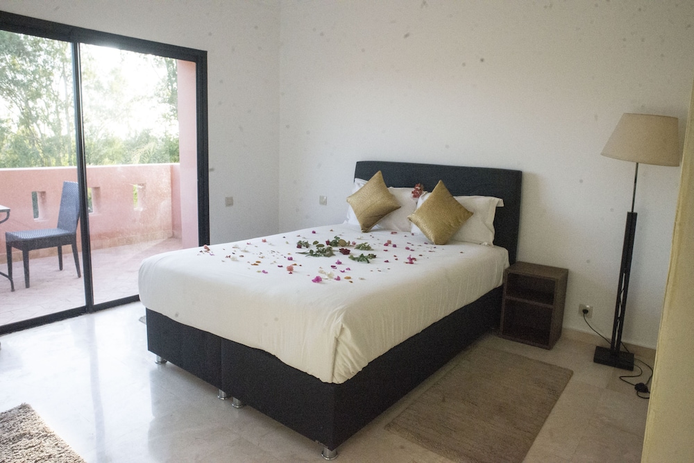 Comfort Double Room, 1 Queen Bed, Balcony, Pool View photo 1