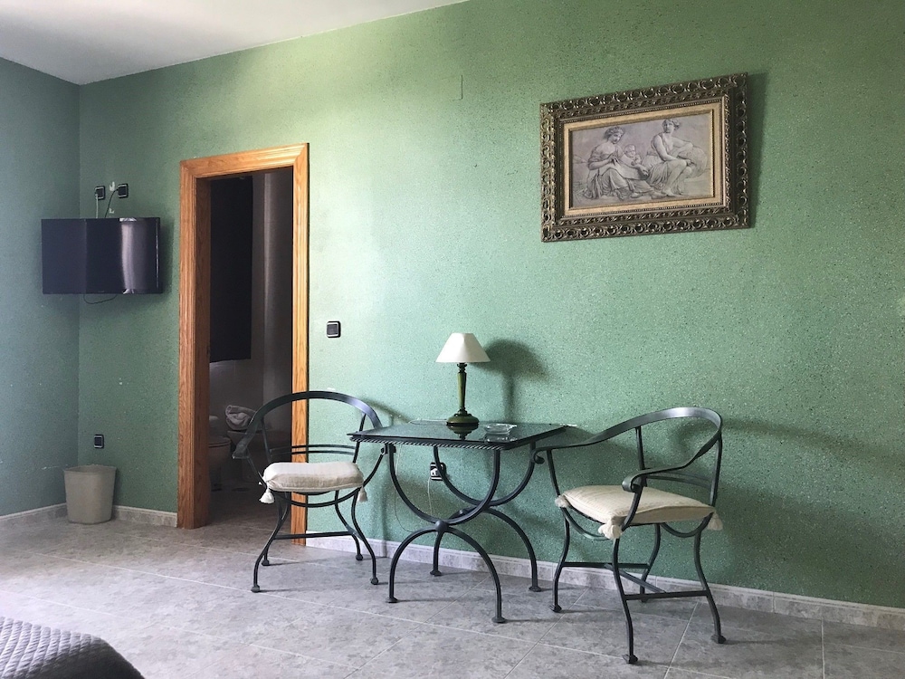 Basic Double Room, 1 Double Bed photo 2