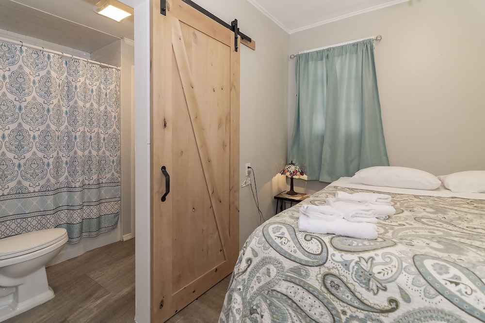 Standard Quadruple Room, Ensuite (Apartment at the Inn)