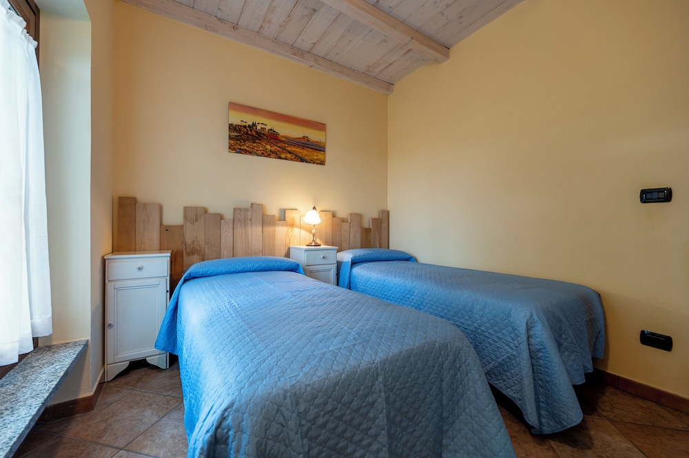 Grand Apartment, 2 Bedrooms, Terrace, Vineyard View photo 1
