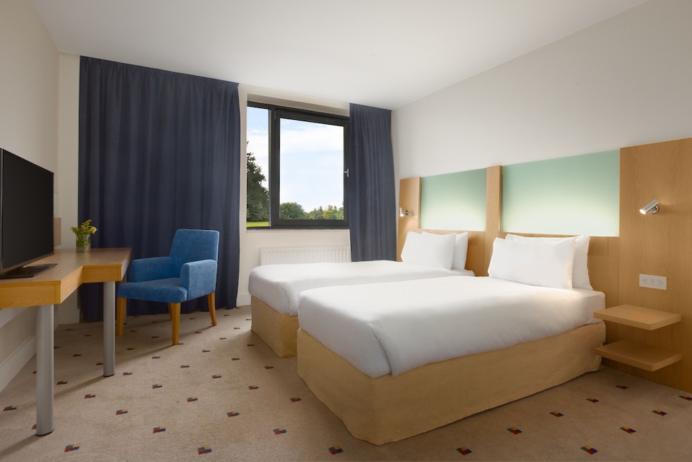 Twin Room (The Carnbeg Hotel)