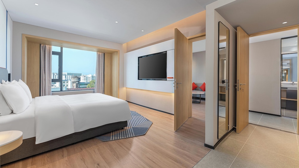 1 Bedroom Suite Stocked Minibar