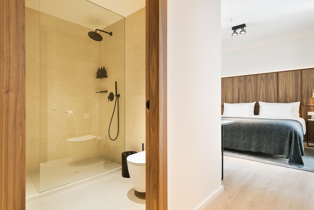 Basic Double or Twin Room (Single Use) Basic Double or Twin Room (Single Use)