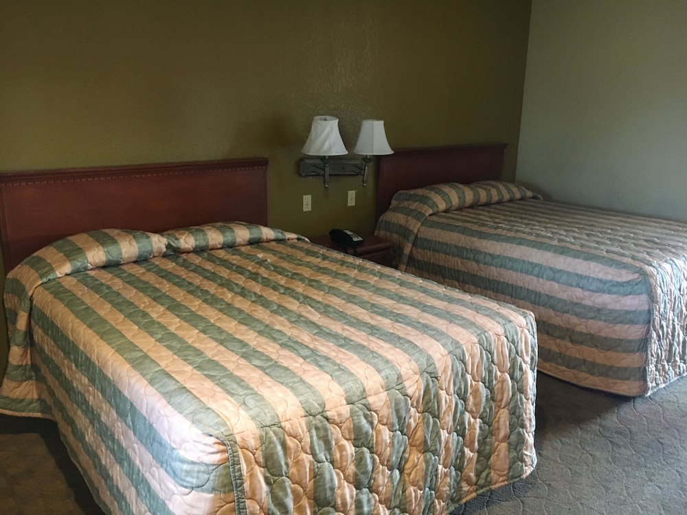 Room, 2 Queen Beds, Smoking