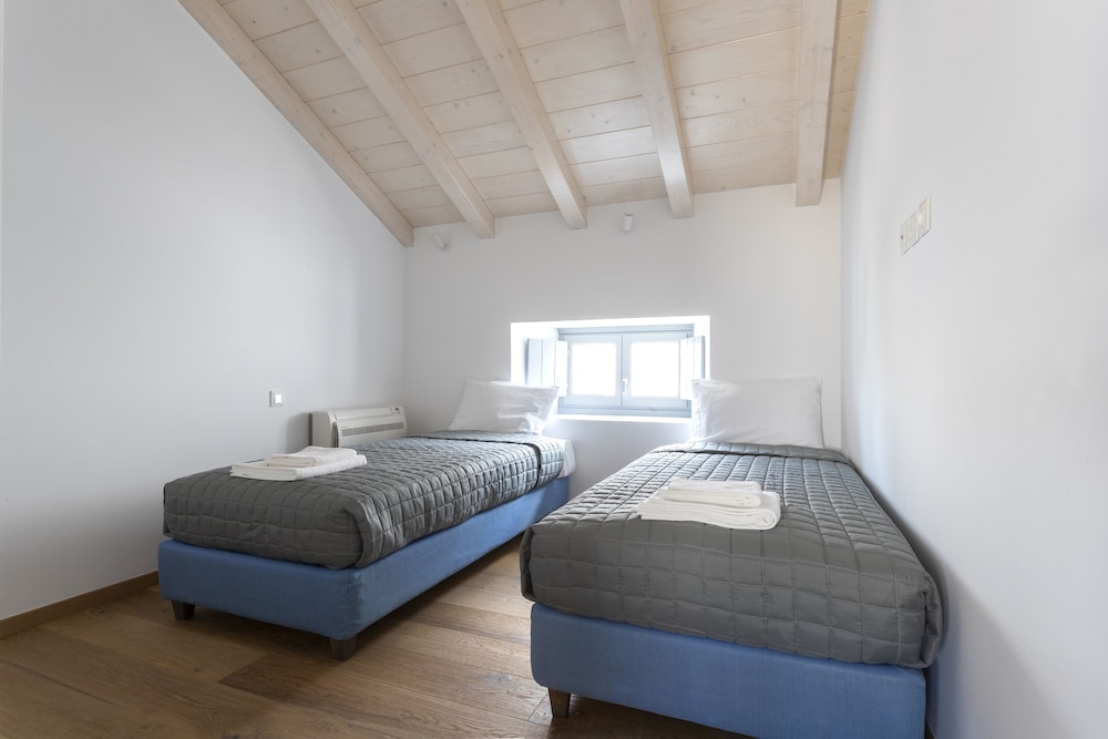 Premium House photo 1