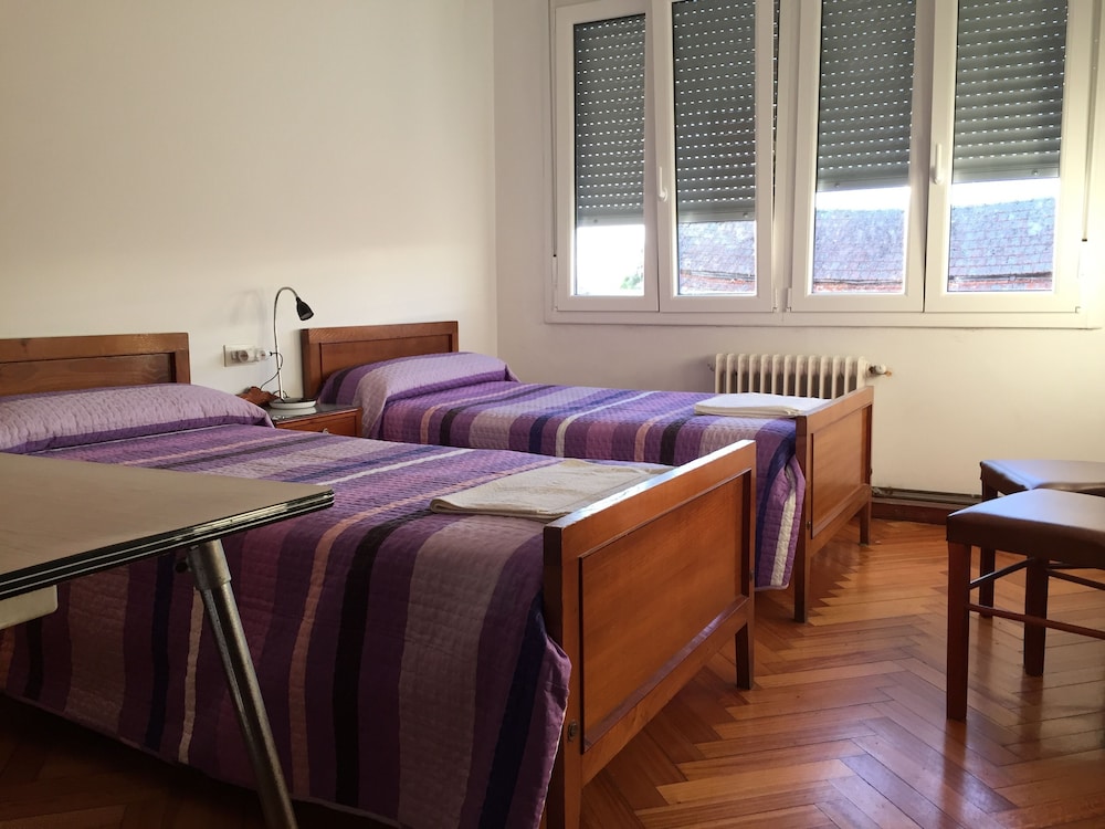 Business Twin Room, Shared Bathroom, Tower