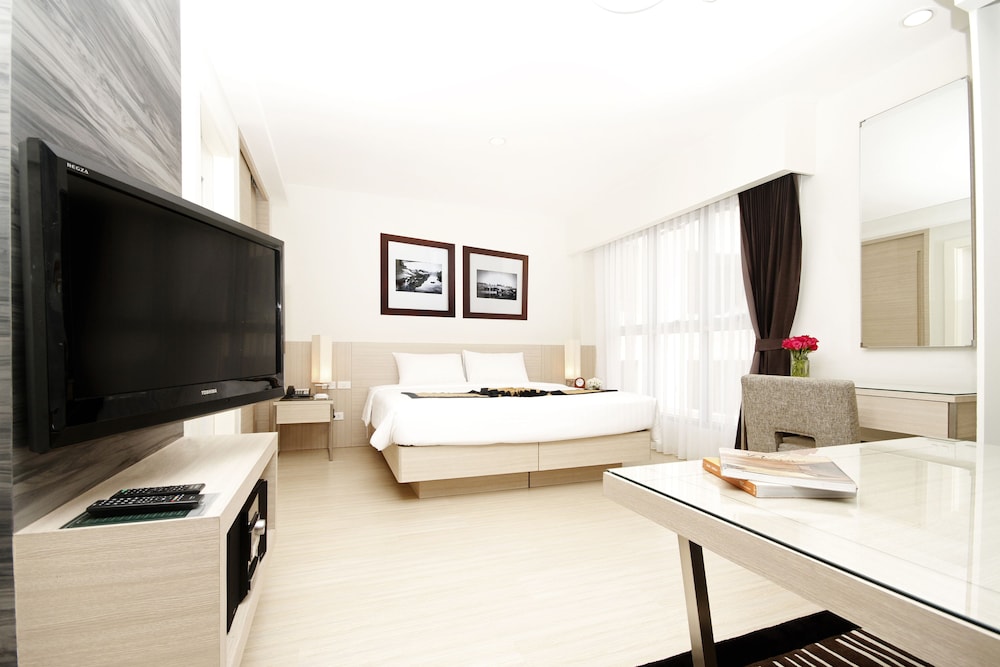 Studio Suite photo 2