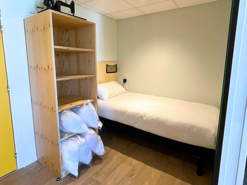 Room, Multiple Beds (Tribu) - Photo 7