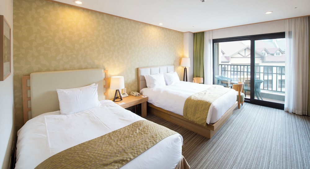 Standard Room, Multiple Beds - Photo 2