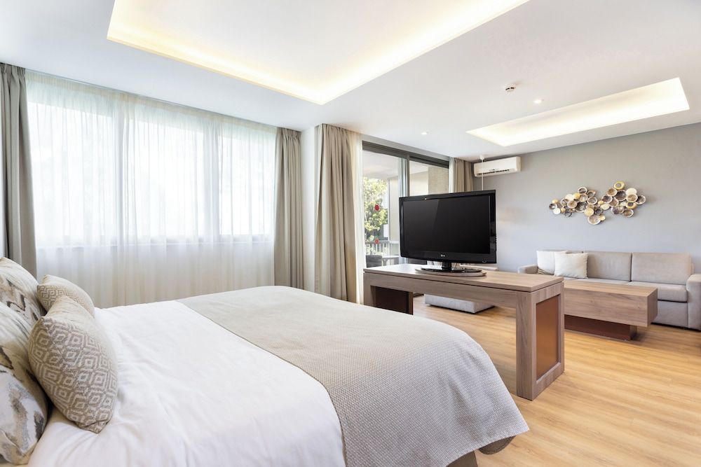 Junior Double Room