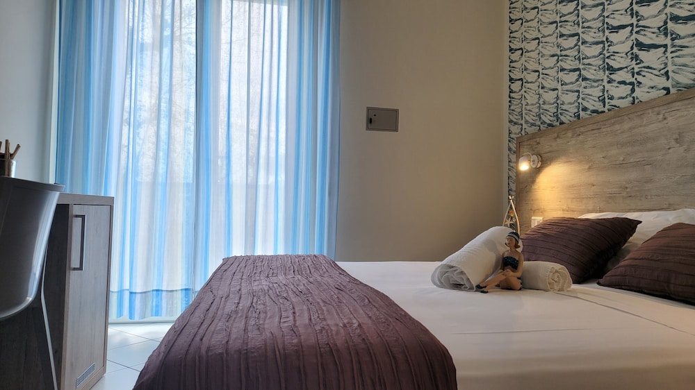 Classic Double or Twin Room, 1 Queen Bed photo 3