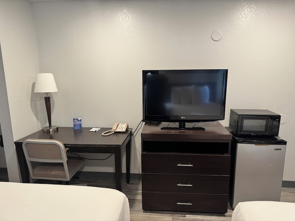 Room, 1 Queen Bed, Accessible, Non Smoking - Photo 4