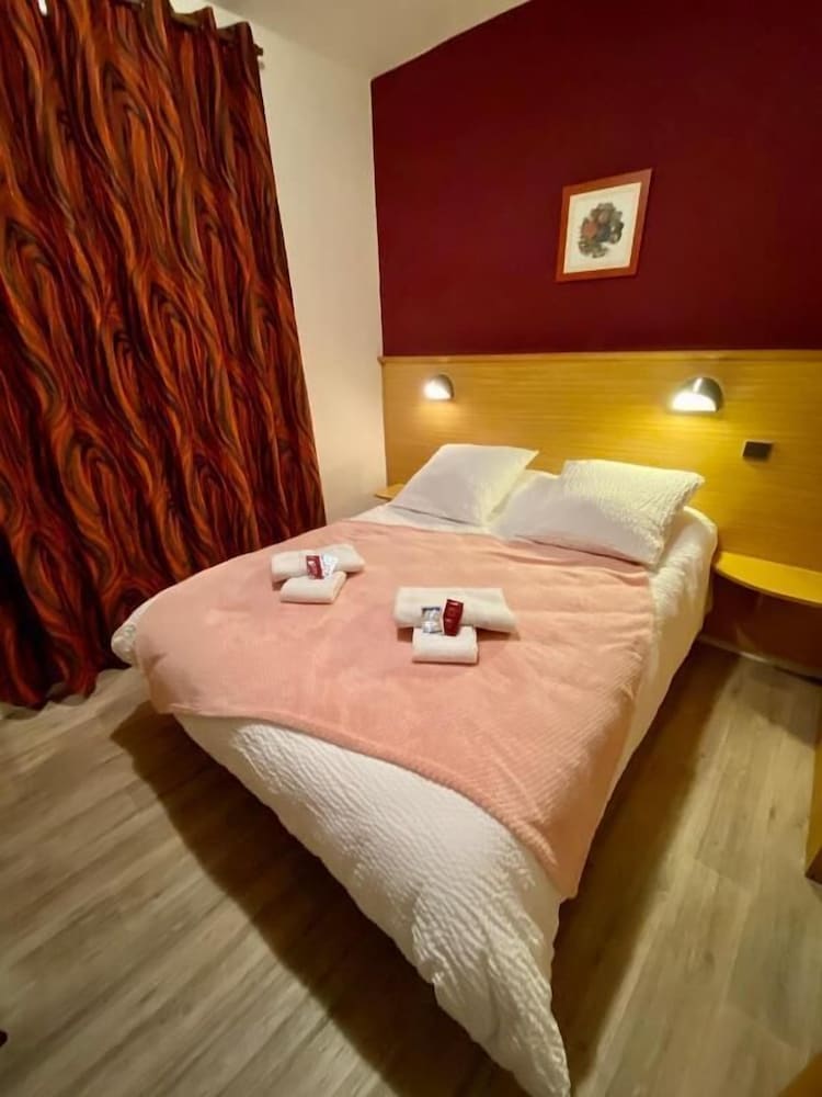 Double Room - Photo 5