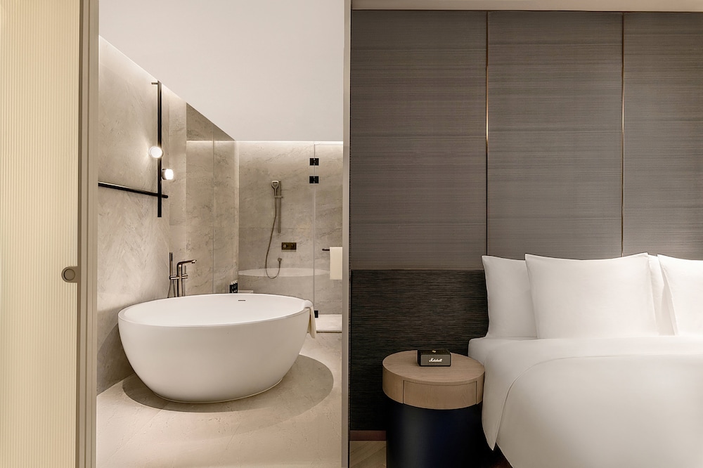 Standard Room (Upgraded) photo 3