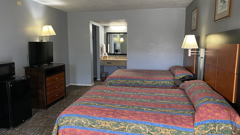 Standard Room, 2 Double Beds photo 2
