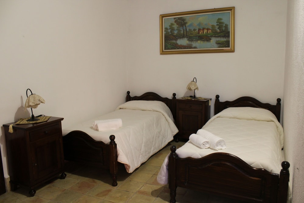 Traditional Quadruple Room photo 3