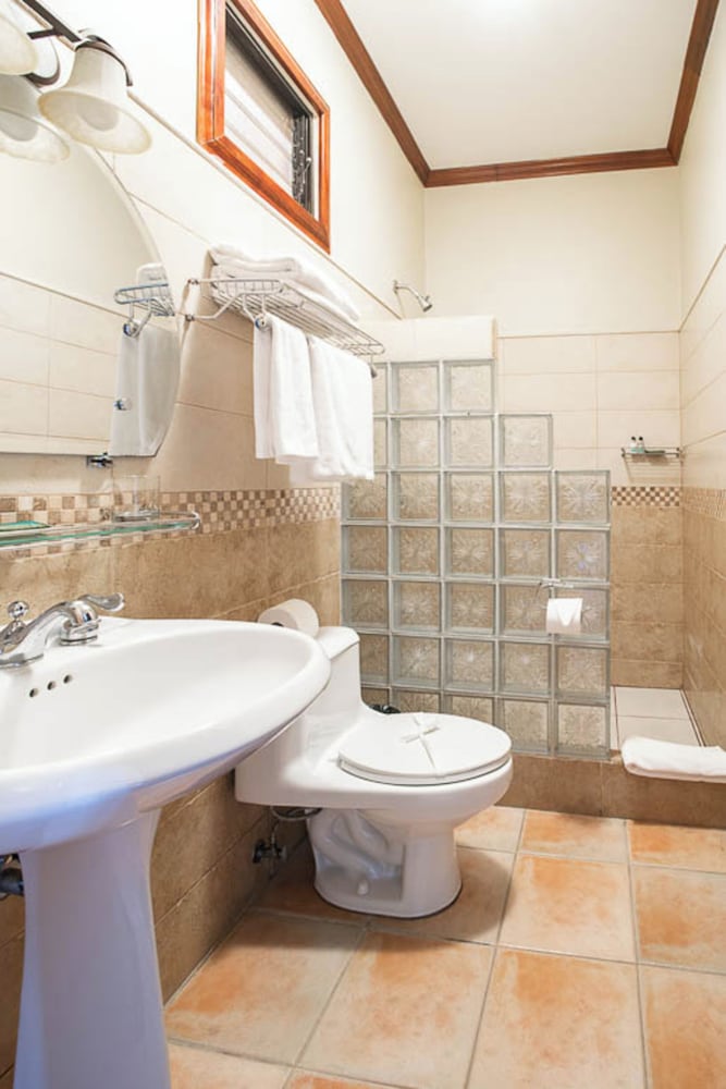 Suite - Photo 2