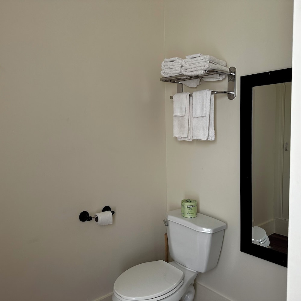 Unit 18 photo 3
